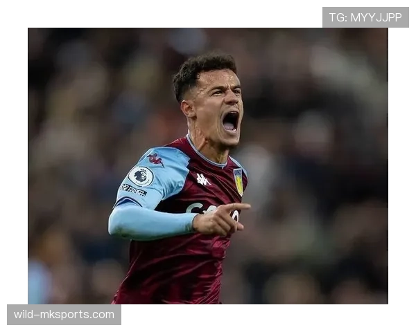 杜埃更适合边锋还是中场?战术角色与体系适配性分析