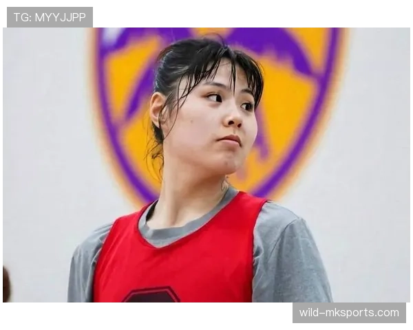 李月汝在WNBA省吃俭用，回国一趟直接刷卡买包