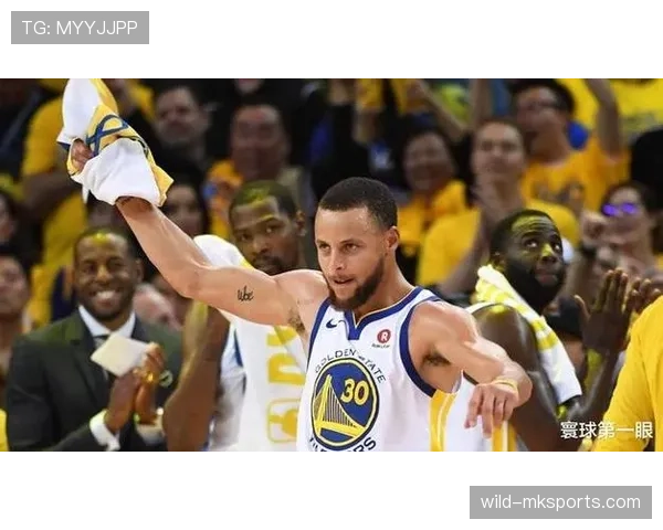 斯蒂芬·库里随手一杯咖啡都像VIP，我这杯外卖咖啡都拿不出门了